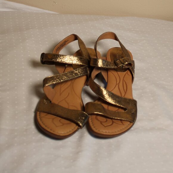 Born Gold metallic leather heeled sandals size 10 - Picture 2 of 4